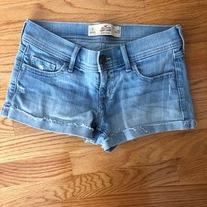 Hollister Low Rise Short Shorts